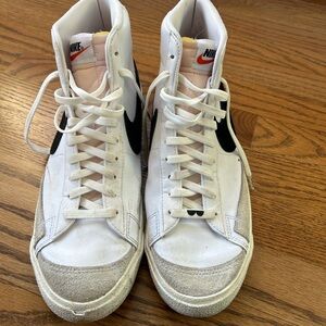 Men’s Nike size 9.5